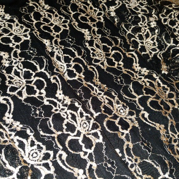 4/$20 | Initiatives Poncho Embroidered Lace Shirt Blouse with Rose Print - Picture 4 of 6